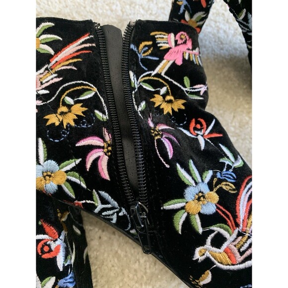 Lulus Black Velvet Embroidered Ankle Booties Bohemian Festival Boots Sz 7 - Picture 3 of 13